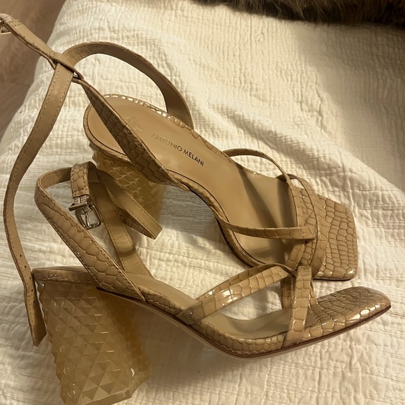New Antonio Melani sandals - Picture 2 of 4